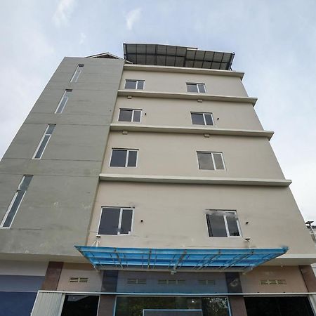 Oyo 616 Express Inn 팔렘방 외부 사진