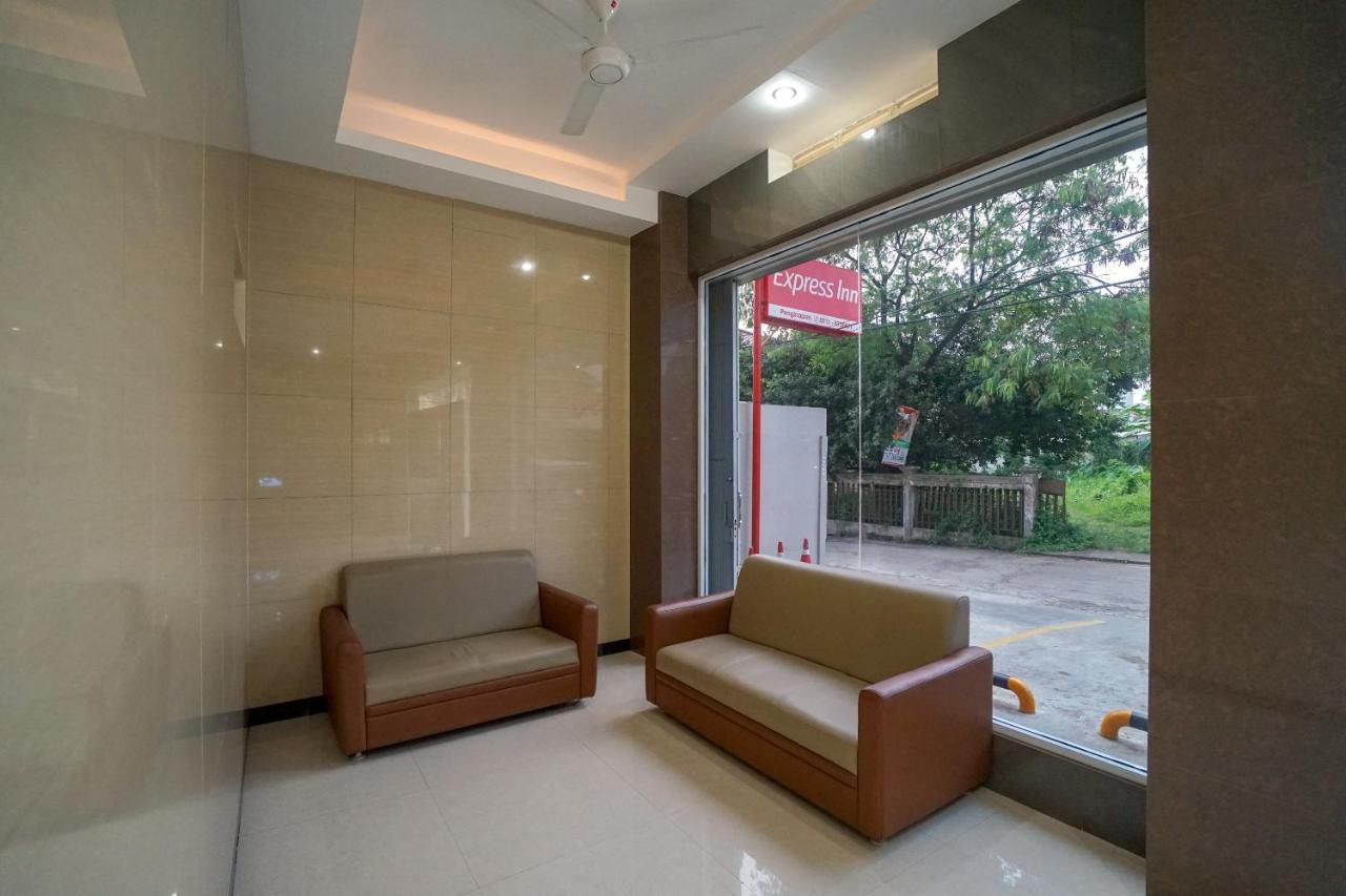 Oyo 616 Express Inn 팔렘방 외부 사진