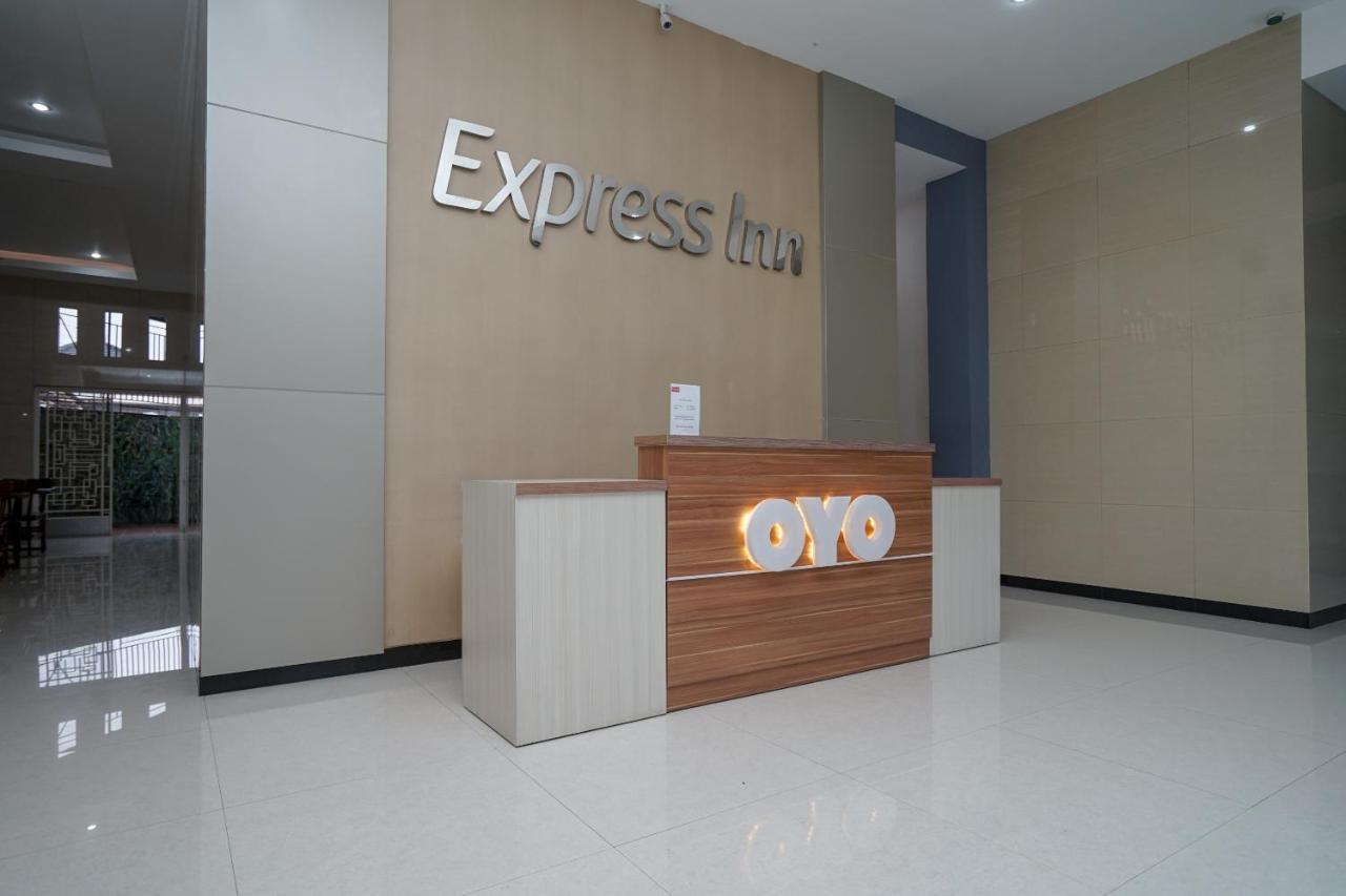 Oyo 616 Express Inn 팔렘방 외부 사진