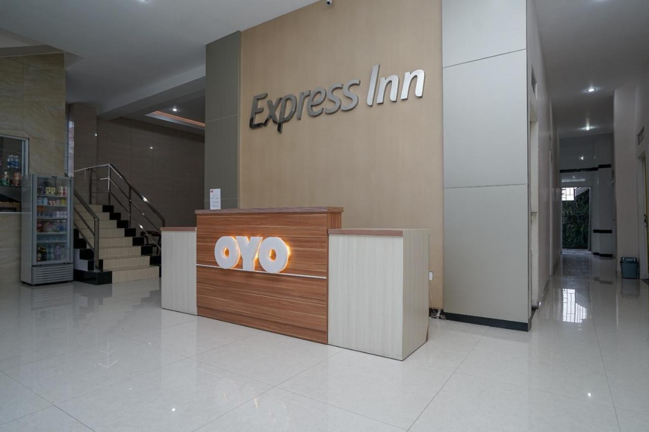 Oyo 616 Express Inn 팔렘방 외부 사진